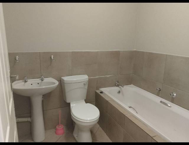 2 BEDROOM TOWNHOUSE FOR SALE IN ALBERTSDAL